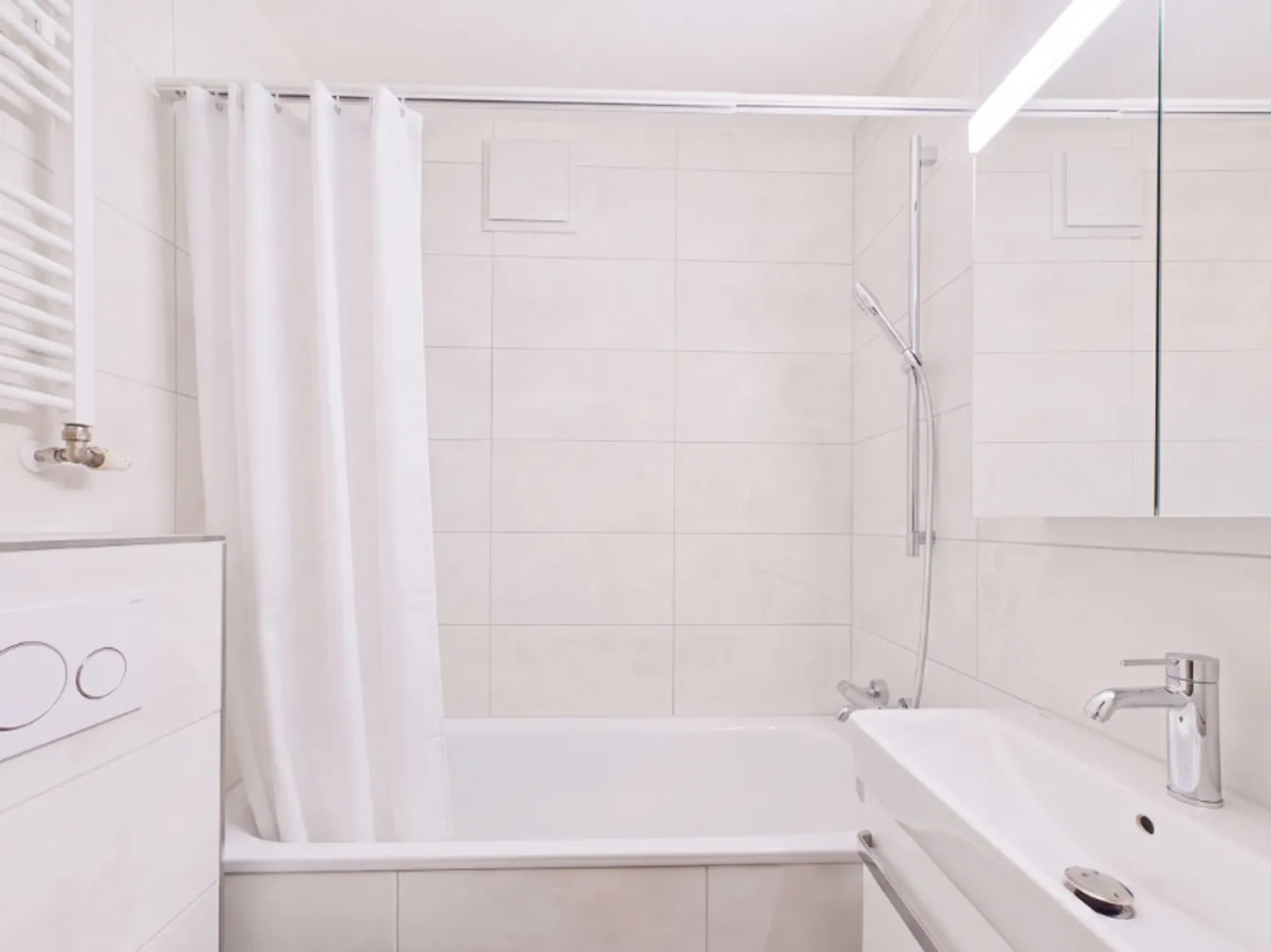 Well-maintained multi-family house in 4056 - Photo 10 of 13