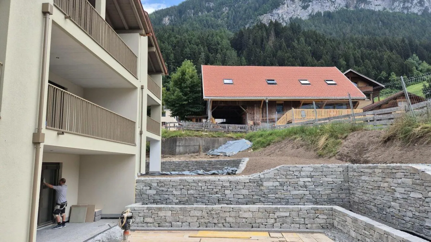Appartamento 3.5 stanze, in mezzo alle montagne - in mezzo al villaggio - Foto 3 di 9