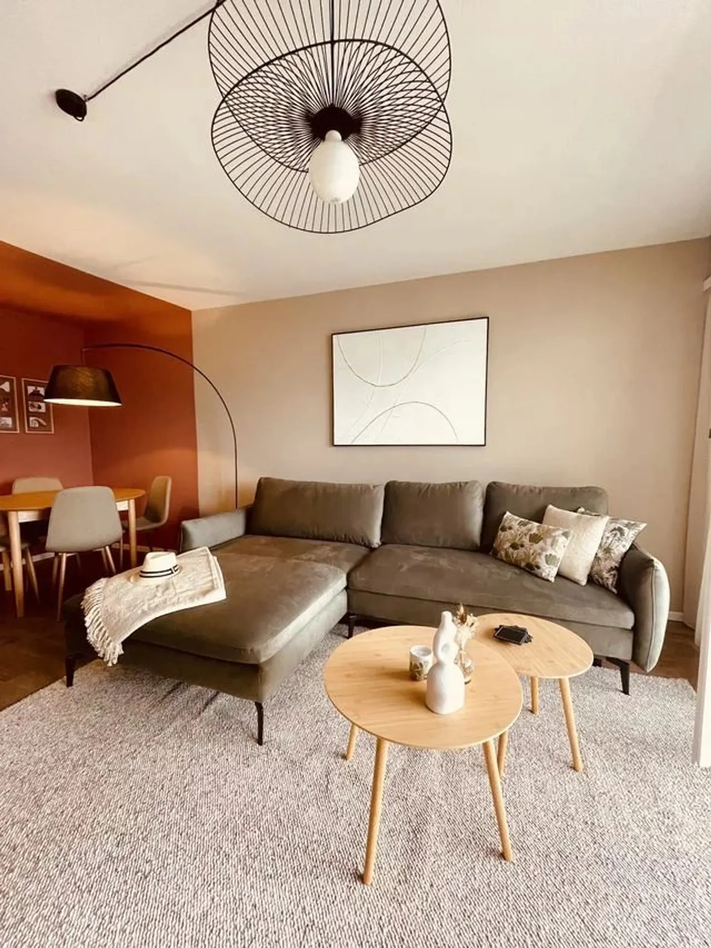 Möblierte 2,5-Zimmer-Wohnung im 6. Stock. - Foto 2 von 9