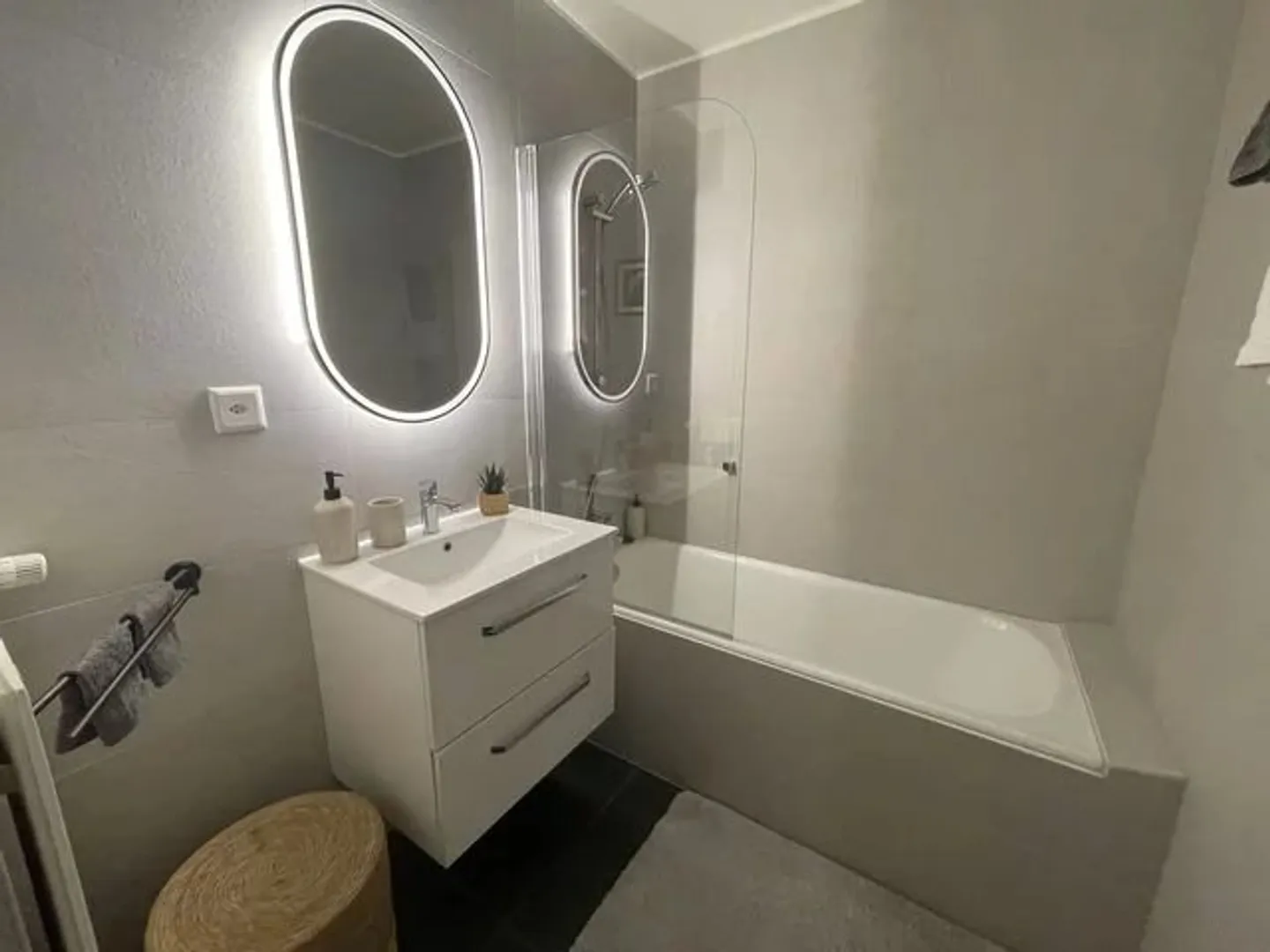Möblierte 2,5-Zimmer-Wohnung im 6. Stock. - Foto 8 von 9