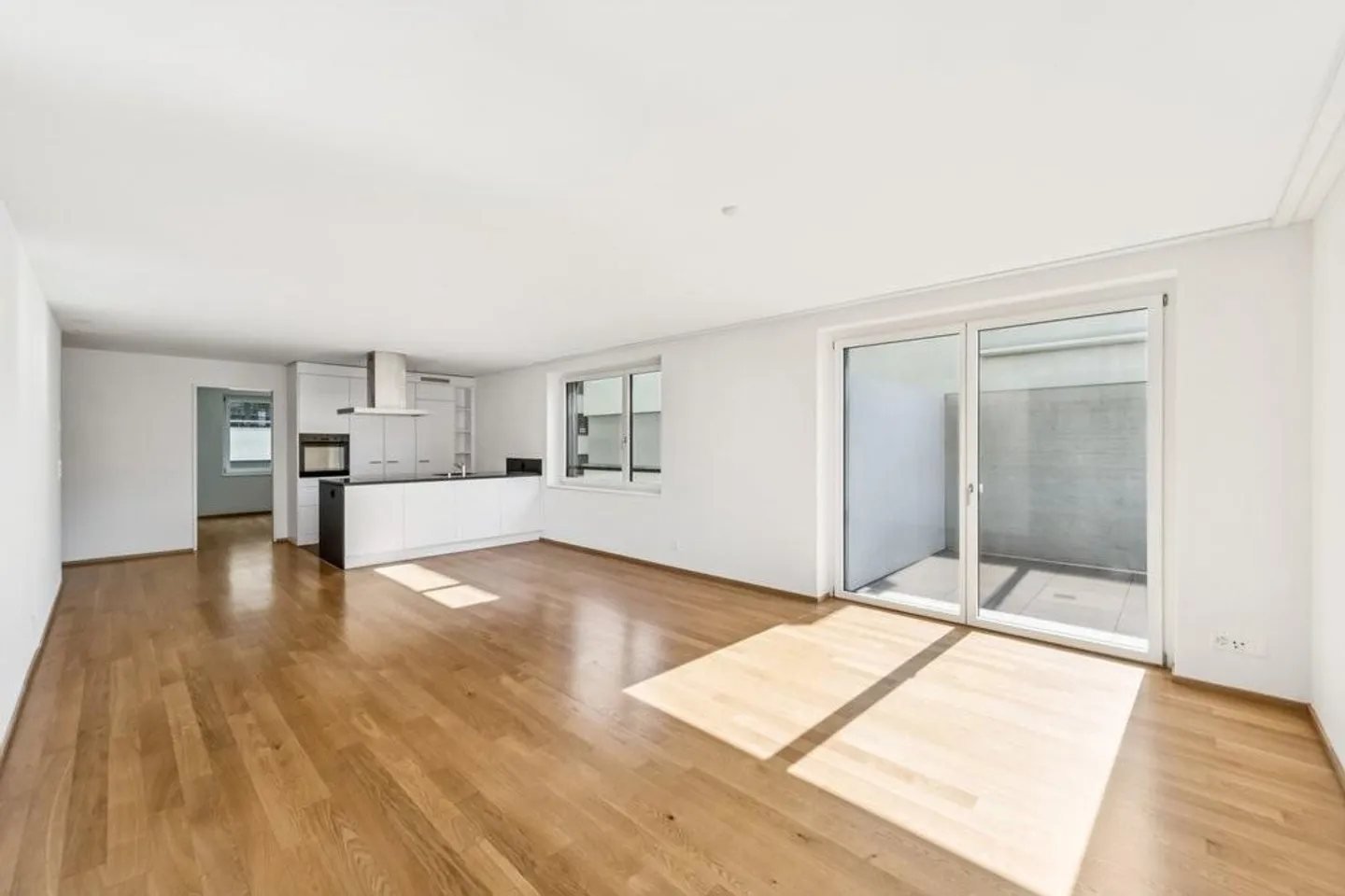 Beautiful Home for Families - Photo 4 of 9