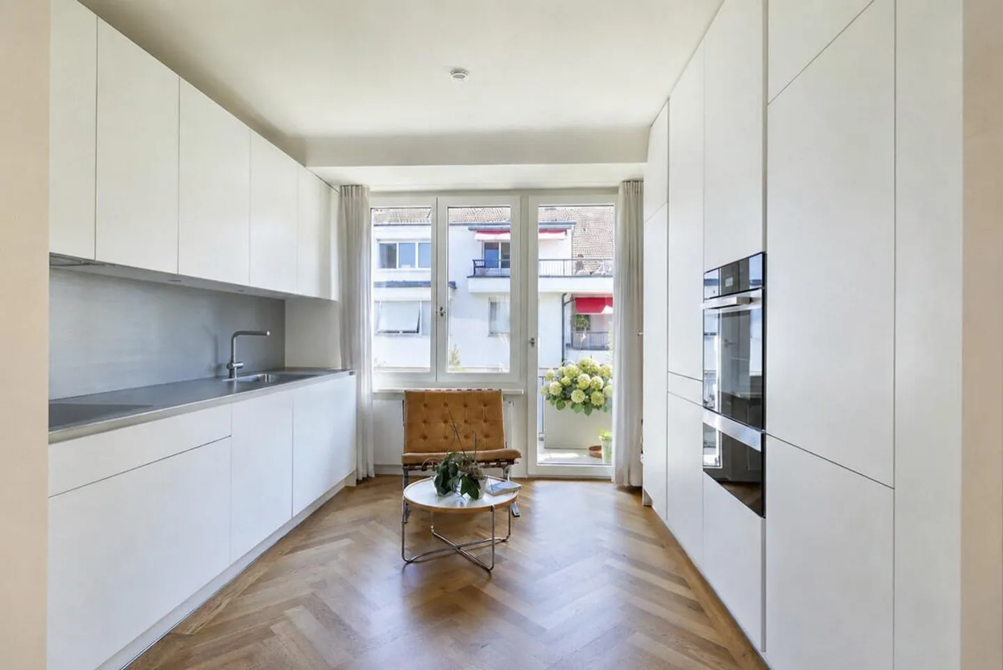 Zürich: high-quality renovated loft apartment with a view - Photo 2 of 7