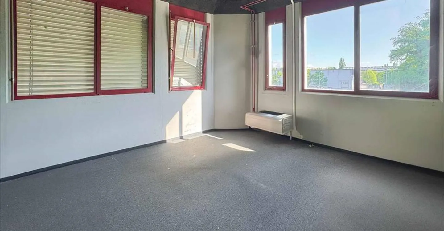 Mischgenutztes Gebäude mieten - Foto 3 von 12