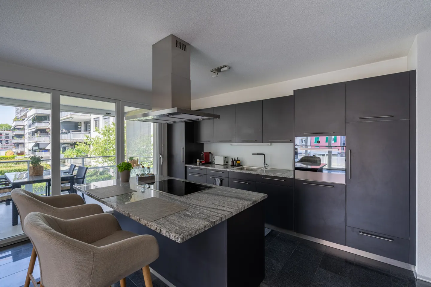 Appartement spacieux à Biel - Photo 5 sur 11