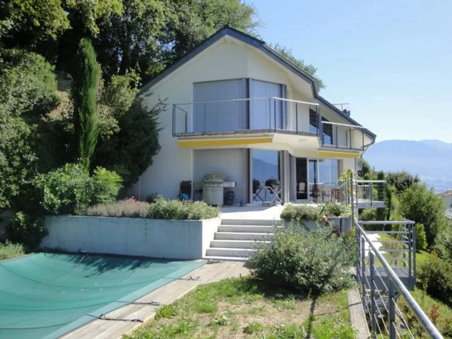 Villa - Photo 1 of 12