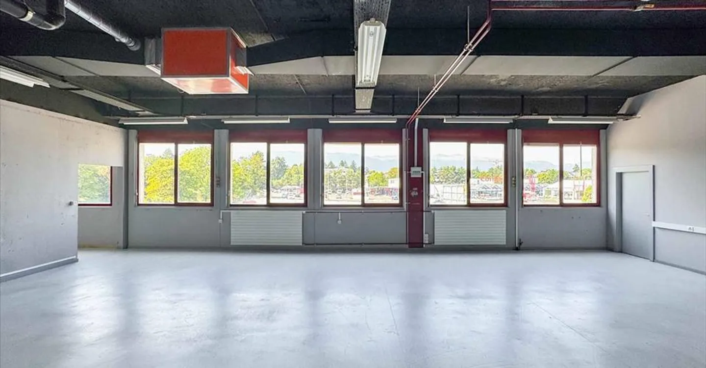 Mischgenutztes Gebäude mieten - Foto 9 von 12