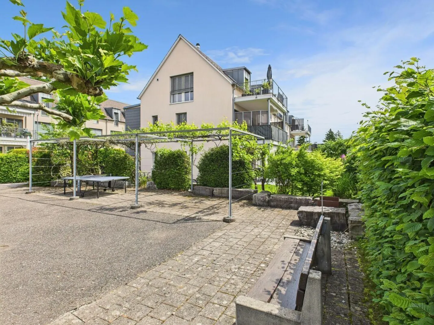 Charmante Dachwohnung mit Aussicht - Foto 8 von 9