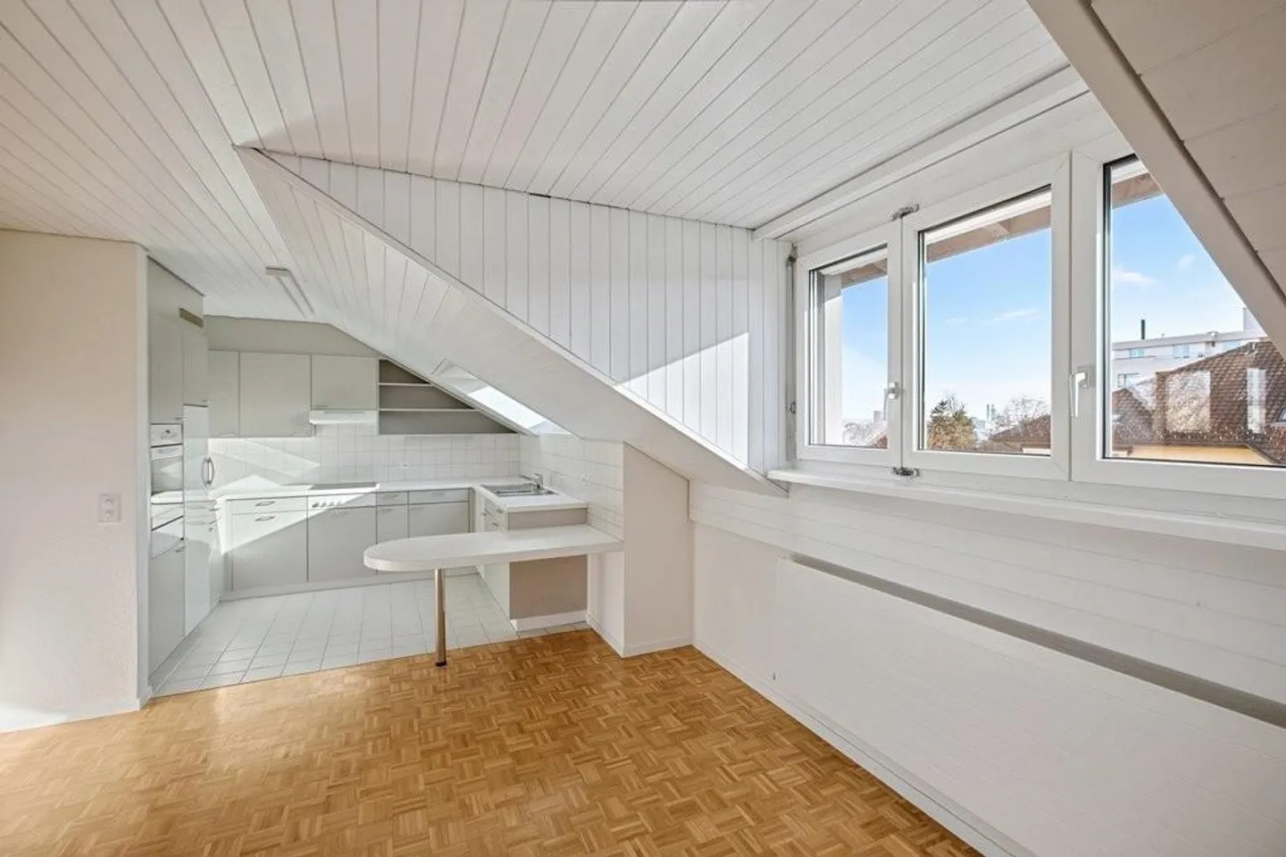 Willkommen in Ihrer charmanten Dachwohnung! - Foto 3 von 12