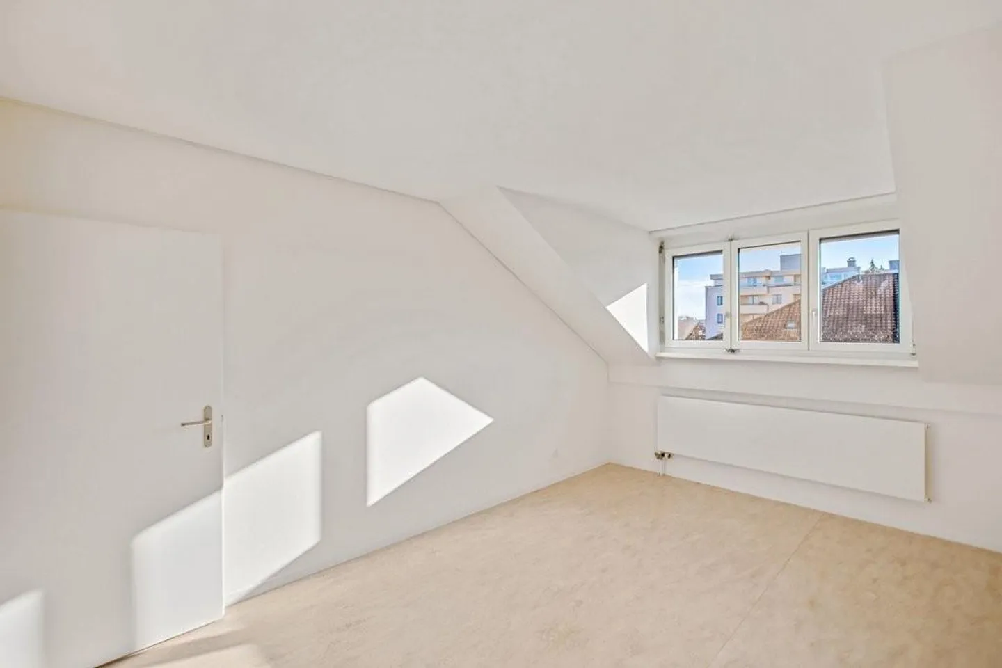 Willkommen in Ihrer charmanten Dachwohnung! - Foto 7 von 12