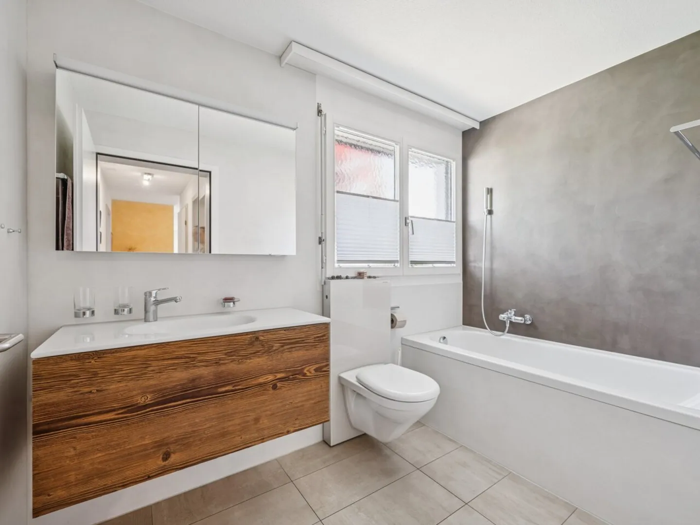 Vivere elegante e confortevole in una posizione popolare - Foto 7 di 9
