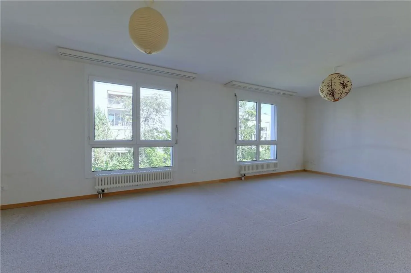 Appartement en attique de 4½ (5½) pièces exclusif et ensoleillé avec grande terrasse - Photo 3 sur 13