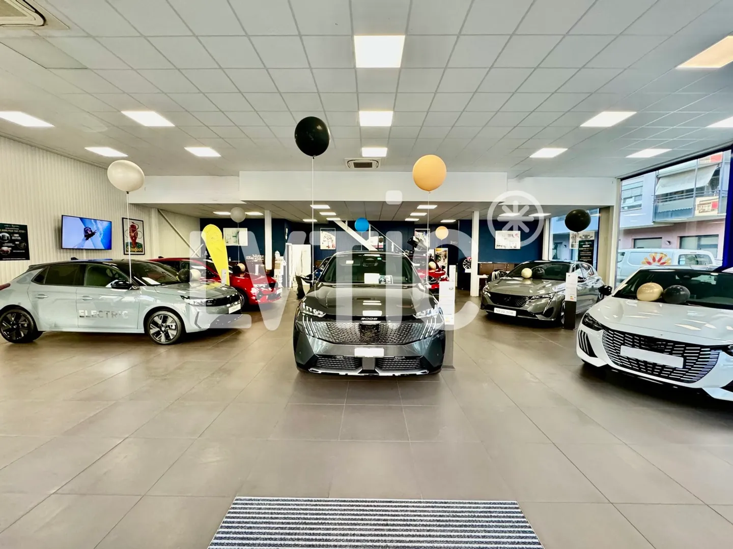 Showroom, locaux de 350 m2 à louer à Vevey  - Photo 2 sur 6