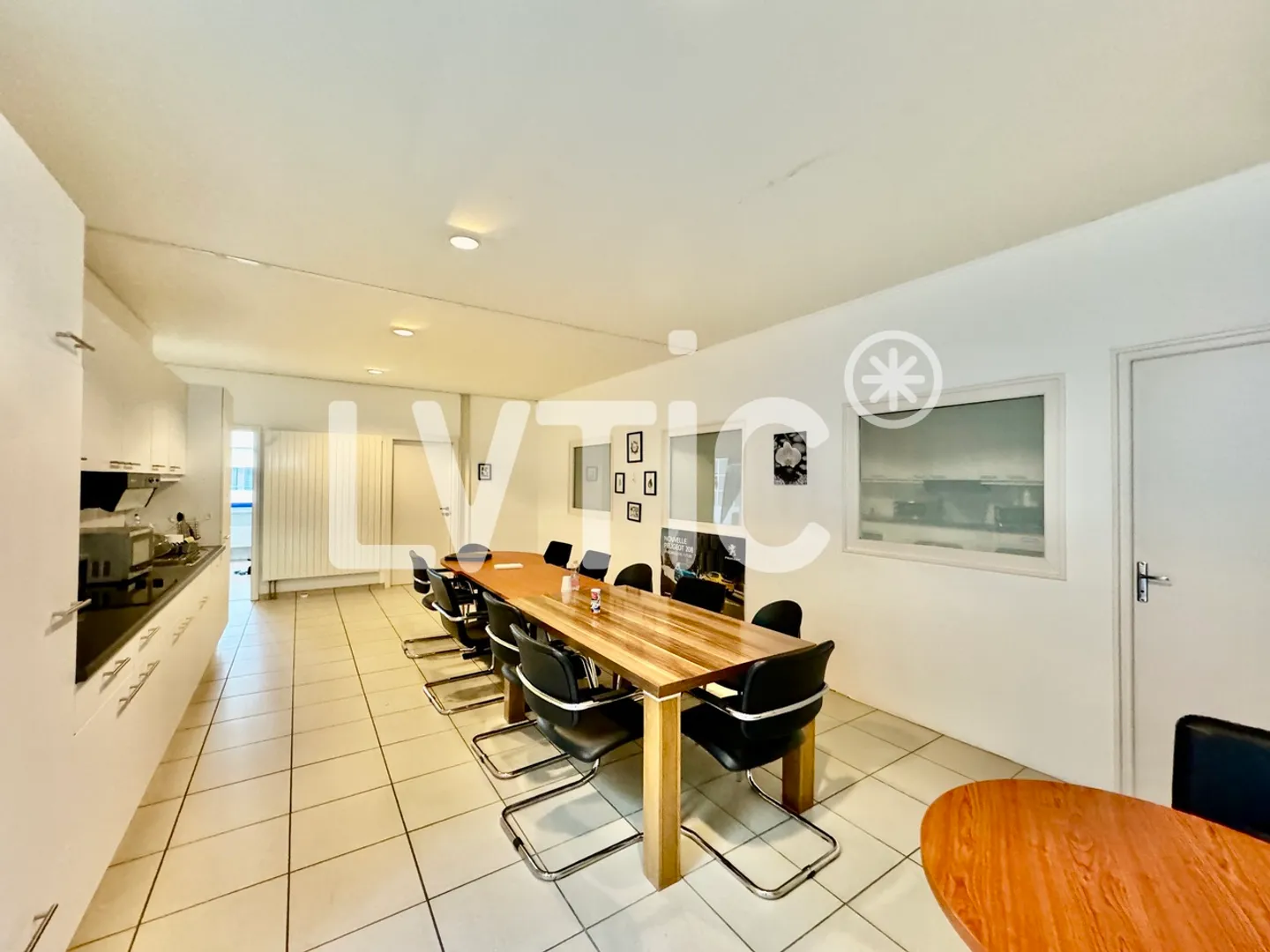 Showroom, locaux de 350 m2 à louer à Vevey  - Photo 4 sur 6