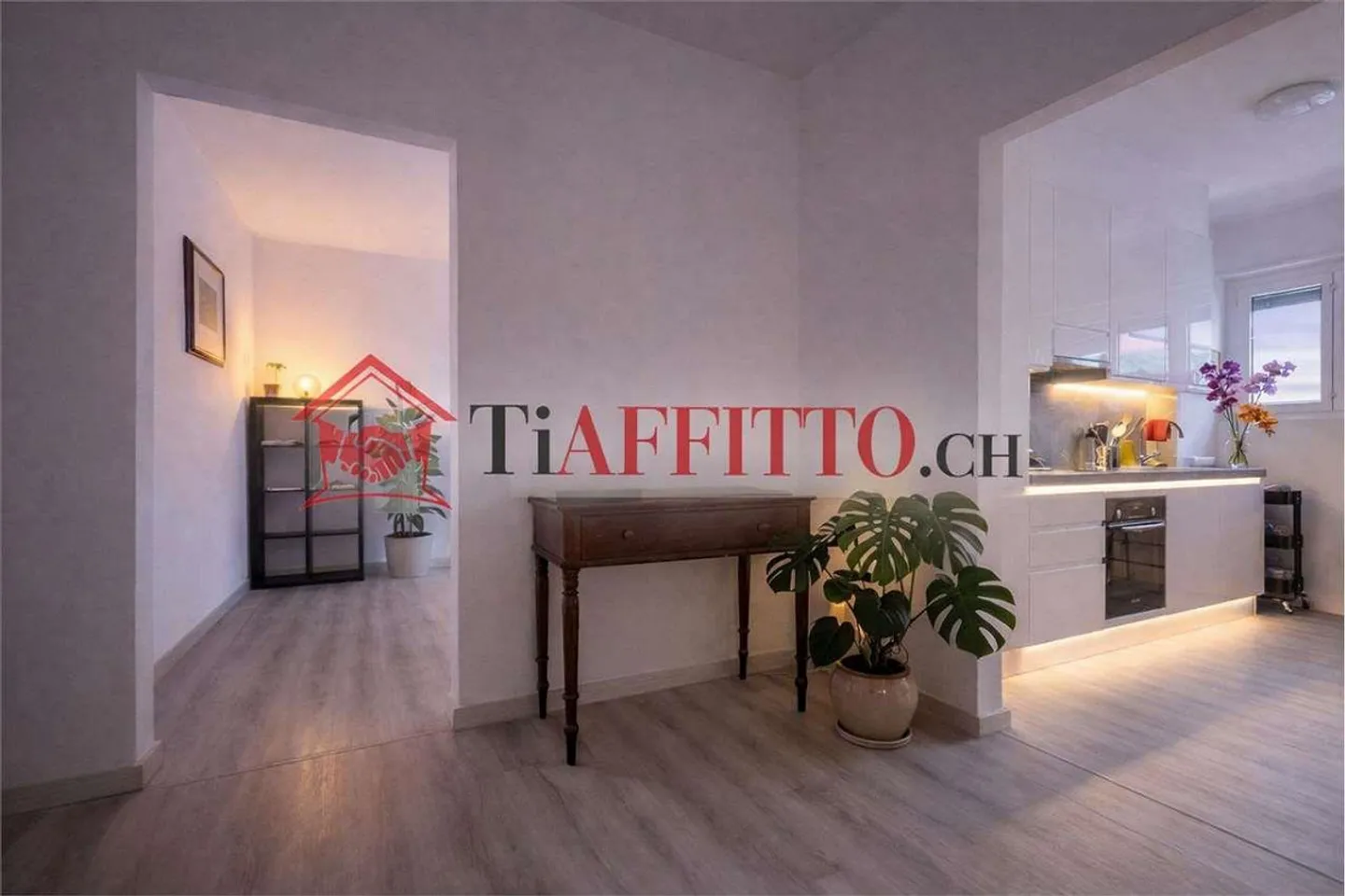 ENORMOUS 2.5-Room Apartment in Chiasso with View - Photo 4 of 7