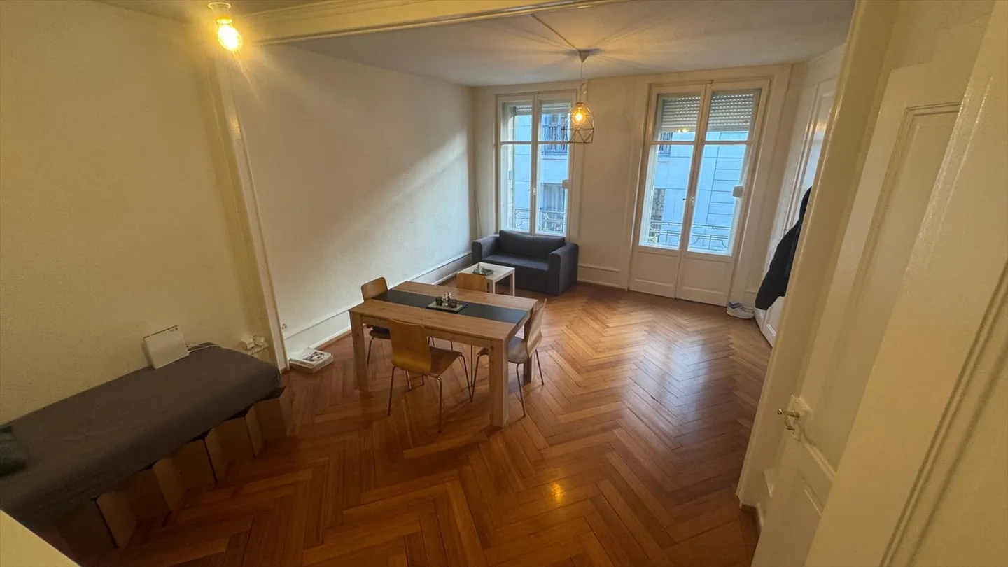 Appartamento 2.5 stanze - Foto 1 di 8