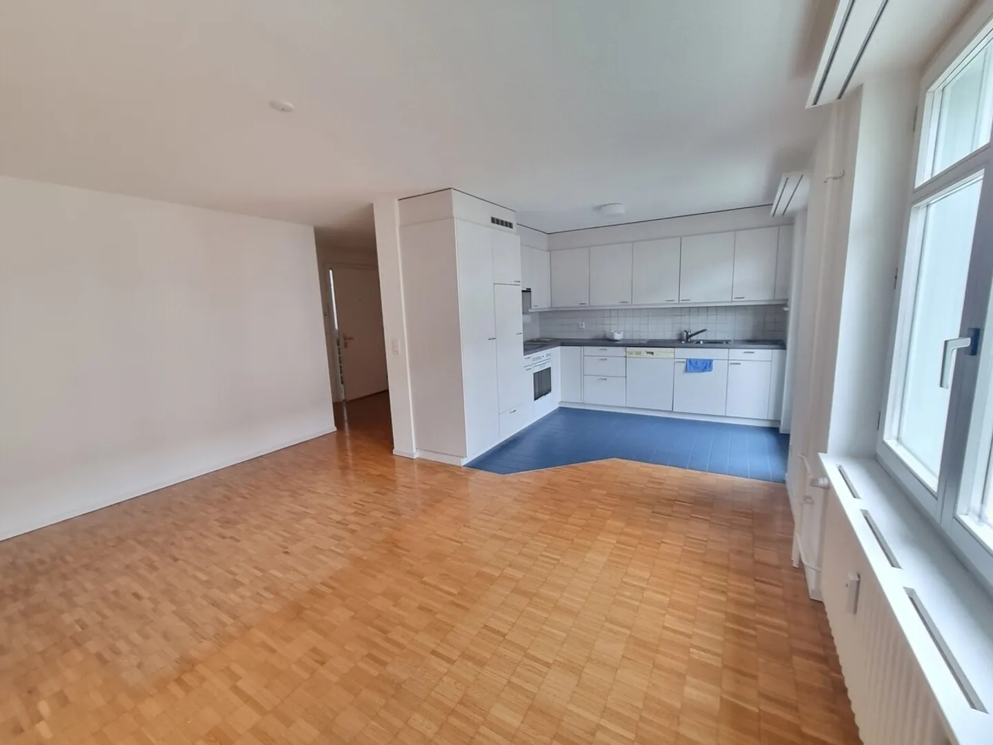 Spacious Apartment in Central Zurich - Photo 4 of 7