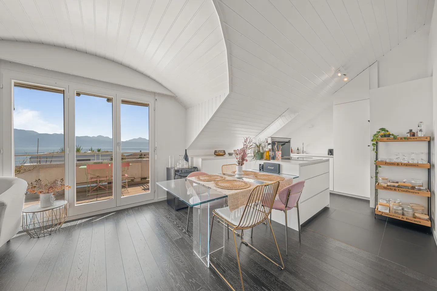 Wunderschöne Duplexwohnung, die Komfort, Seeblick und privilegierte Lage vereint - Foto 4 von 14
