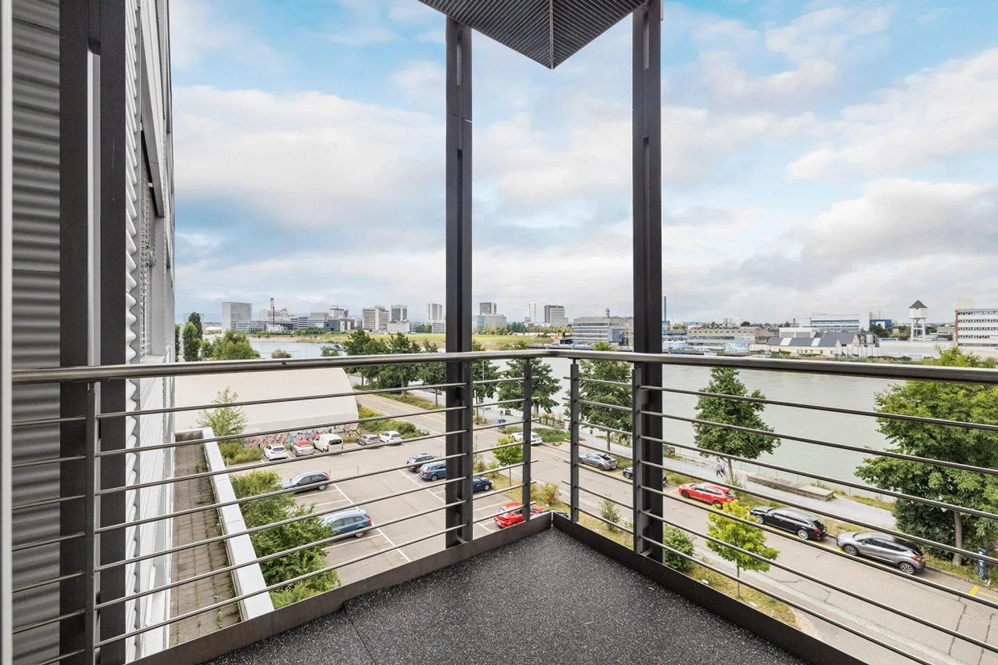 Espace de bureau attrayant dans un emplacement de choix au coin des trois pays - Photo 1 sur 5