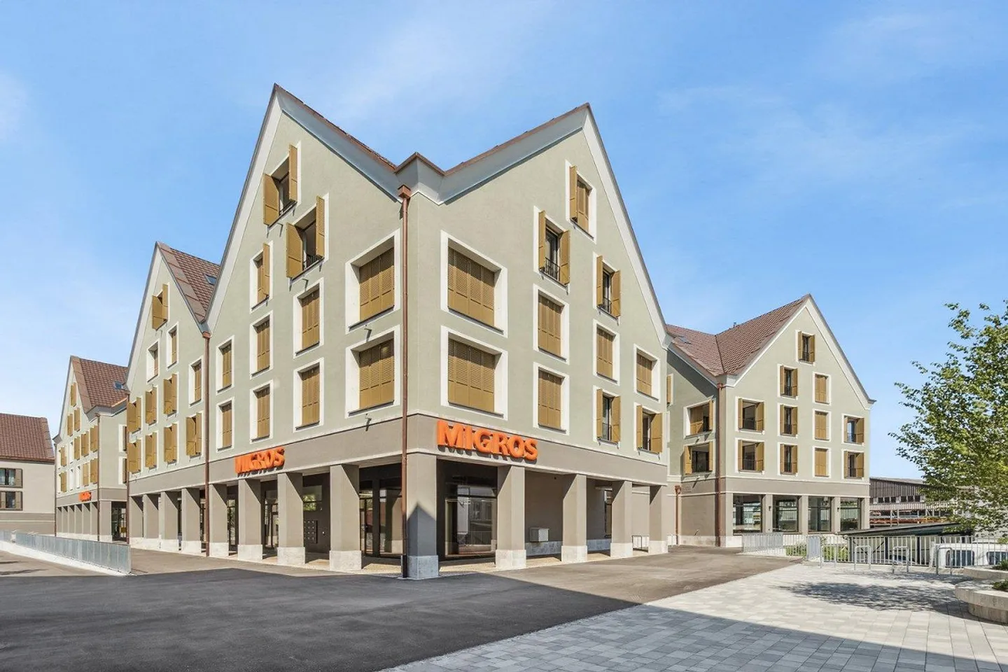Espace de vente spacieux dans le nouveau centre d'Arnegg - idéal pour votre concept ! - Photo 2 sur 8