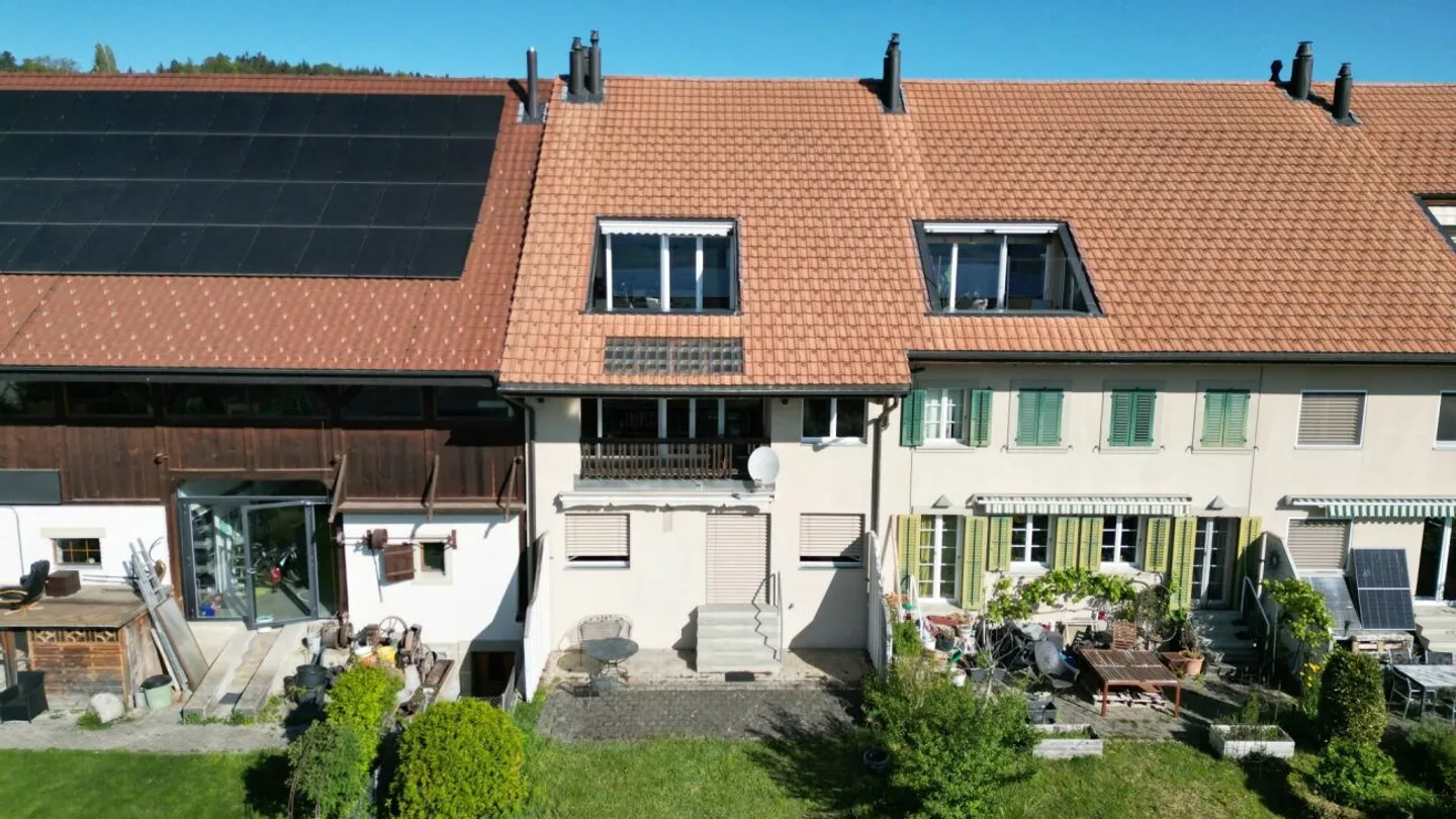 Where tranquility meets panoramic views: 3.5-room penthouse in Vallamand - Photo 9 of 10
