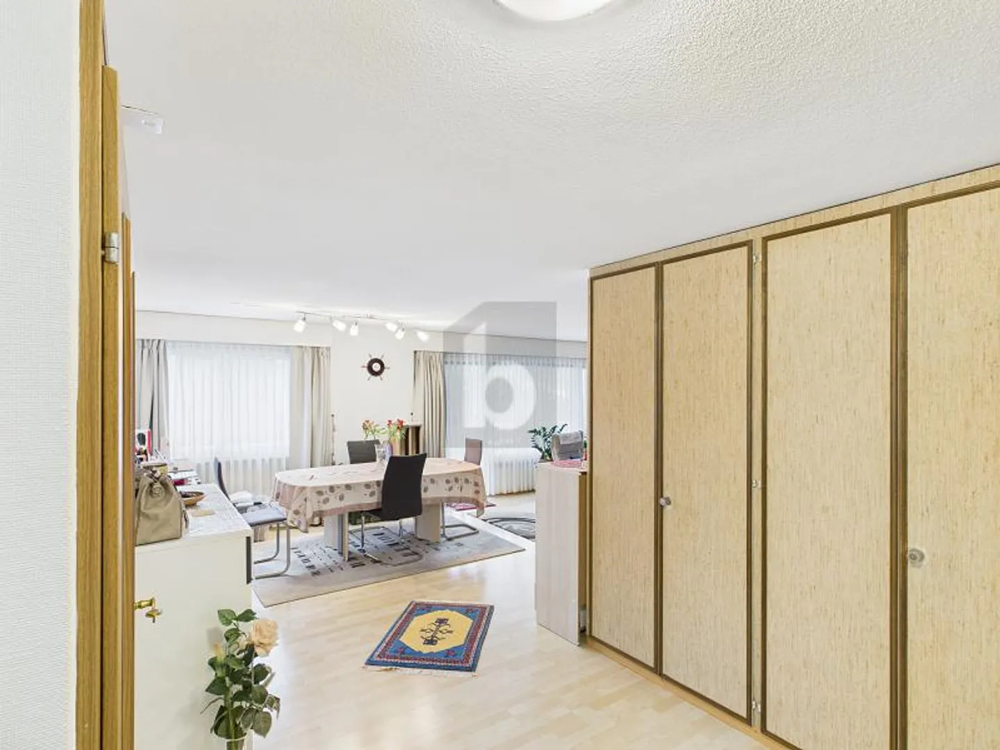 ACCogliente IN UN QUARTIERE FAMILIARE - Foto 1 di 6