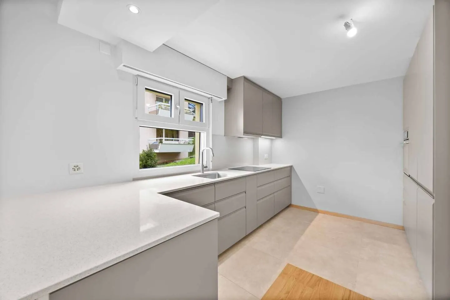 Schöne 3,5-Zimmer-Wohnung vollständig renoviert mit Terrasse und Garten - Foto 4 von 12