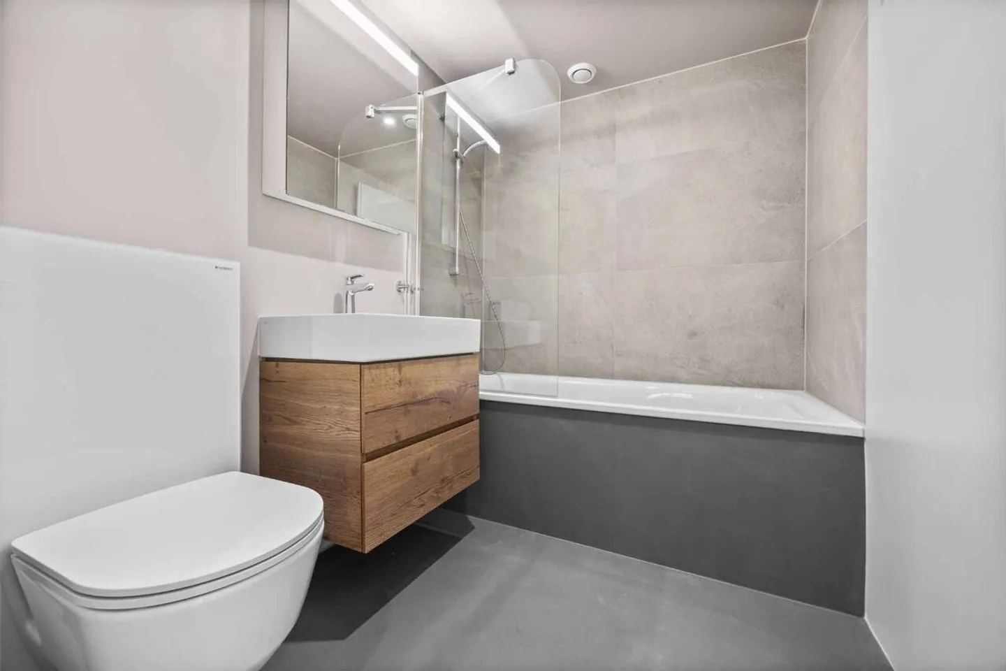 Schöne 3,5-Zimmer-Wohnung vollständig renoviert mit Terrasse und Garten - Foto 8 von 12