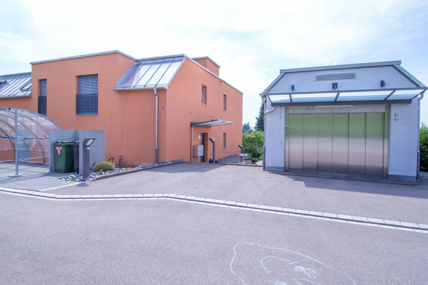 Appartement de jardin moderne et lumineux de 3,5 pièces dans le Winkel à faible imposition - Photo 1 sur 9