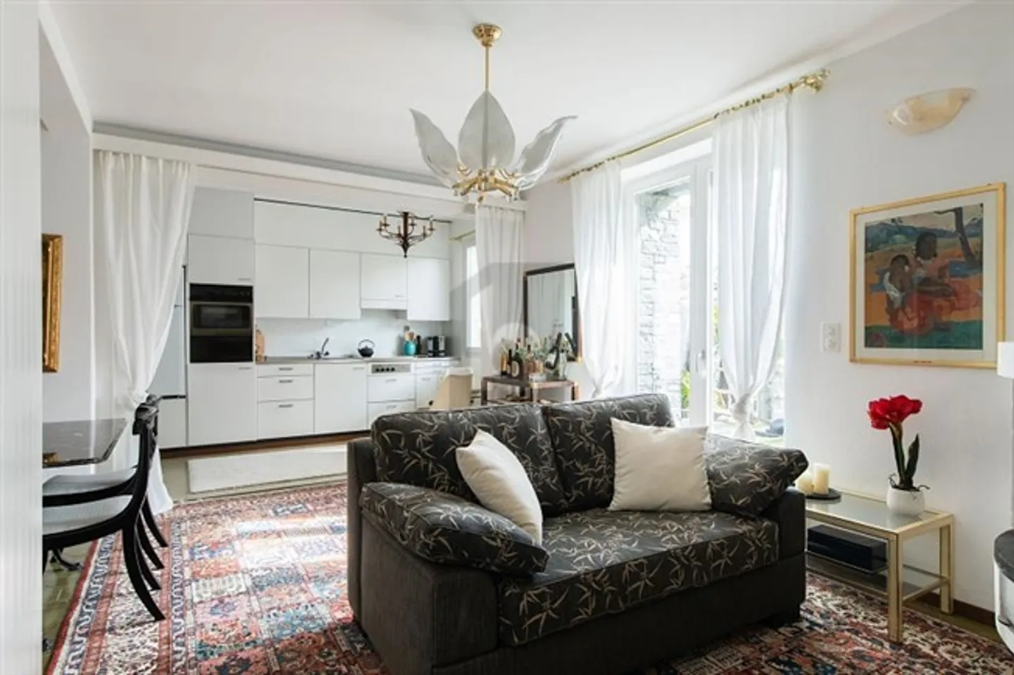 COZY, WELL-MAINTAINED AND CLOSE TO THE LAKE - Photo 2 of 6