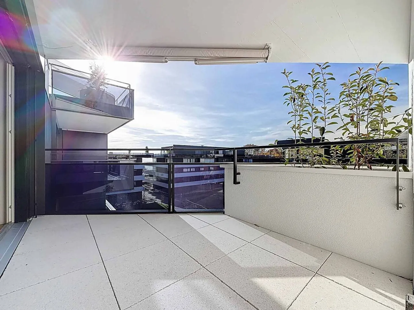 The Opal Bay, nearly new 3.5-room apartment with 2 covered balconies - Photo 1 of 13