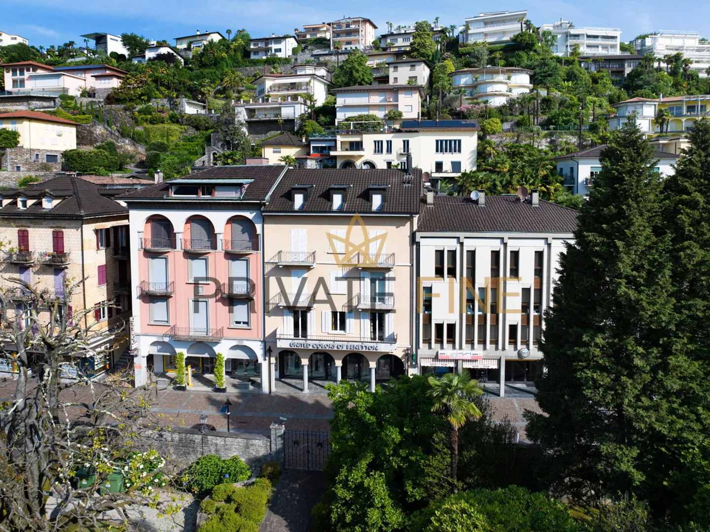 Charming Apartment with Terrace - Photo 10 of 10