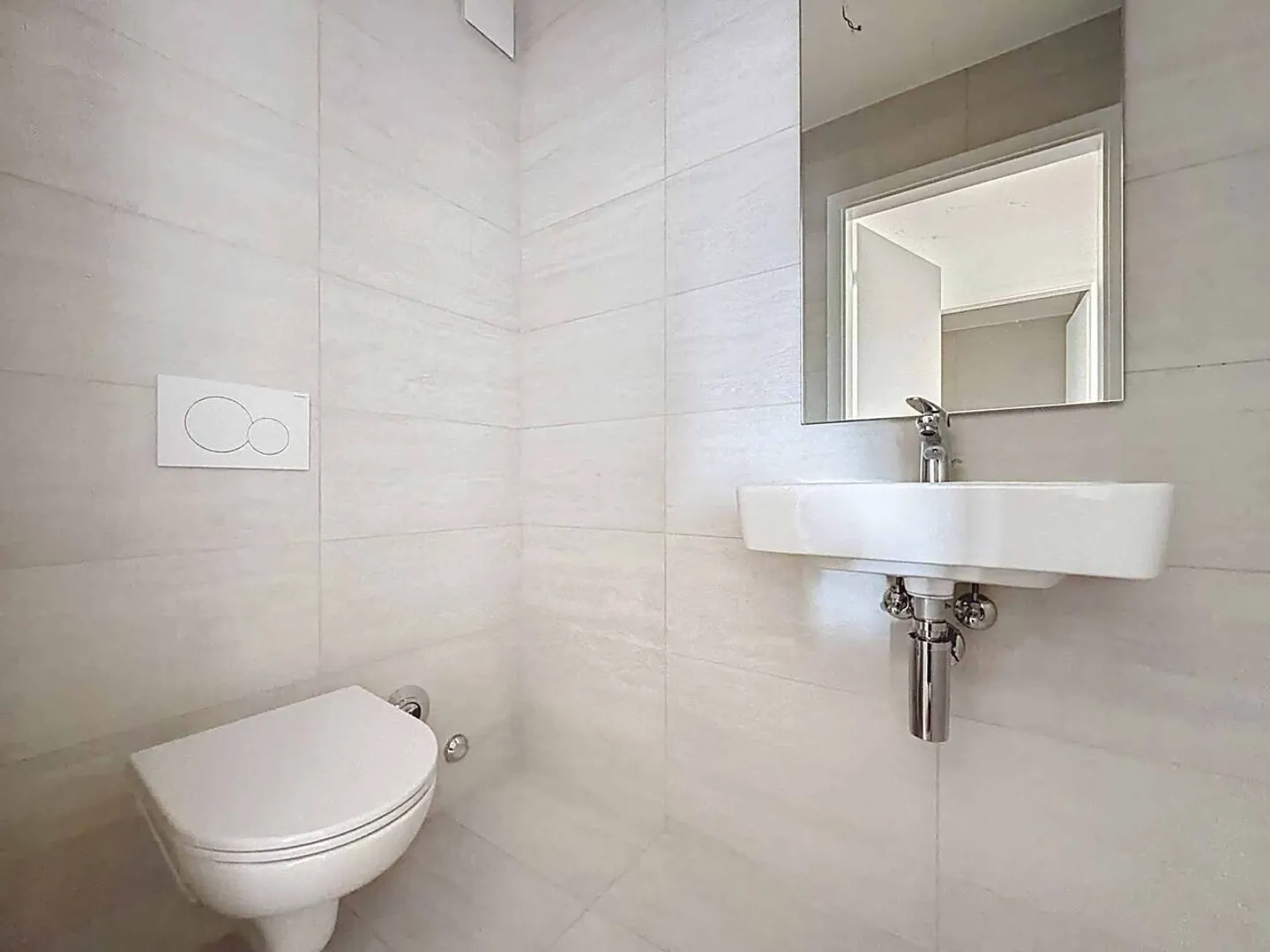 The Opal Bay, nearly new 3.5-room apartment with 2 covered balconies - Photo 7 of 13