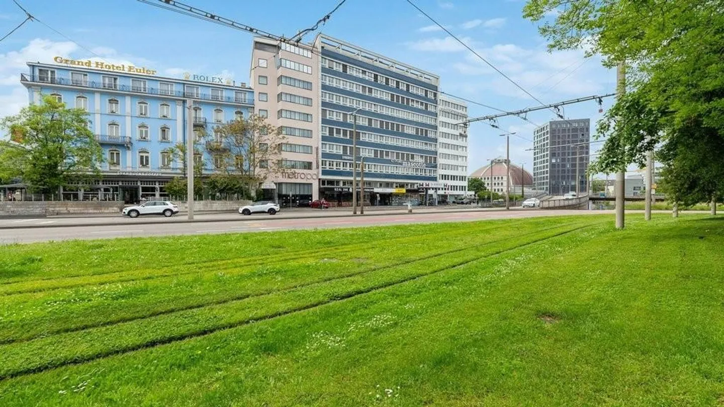 Zentrale Bürofläche zu vermieten - Foto 1 von 7