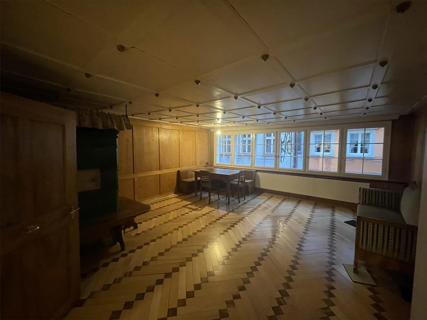 Dans le centre du village, appartement de 2,5 pièces fraîchement rénové - Photo 1 sur 14