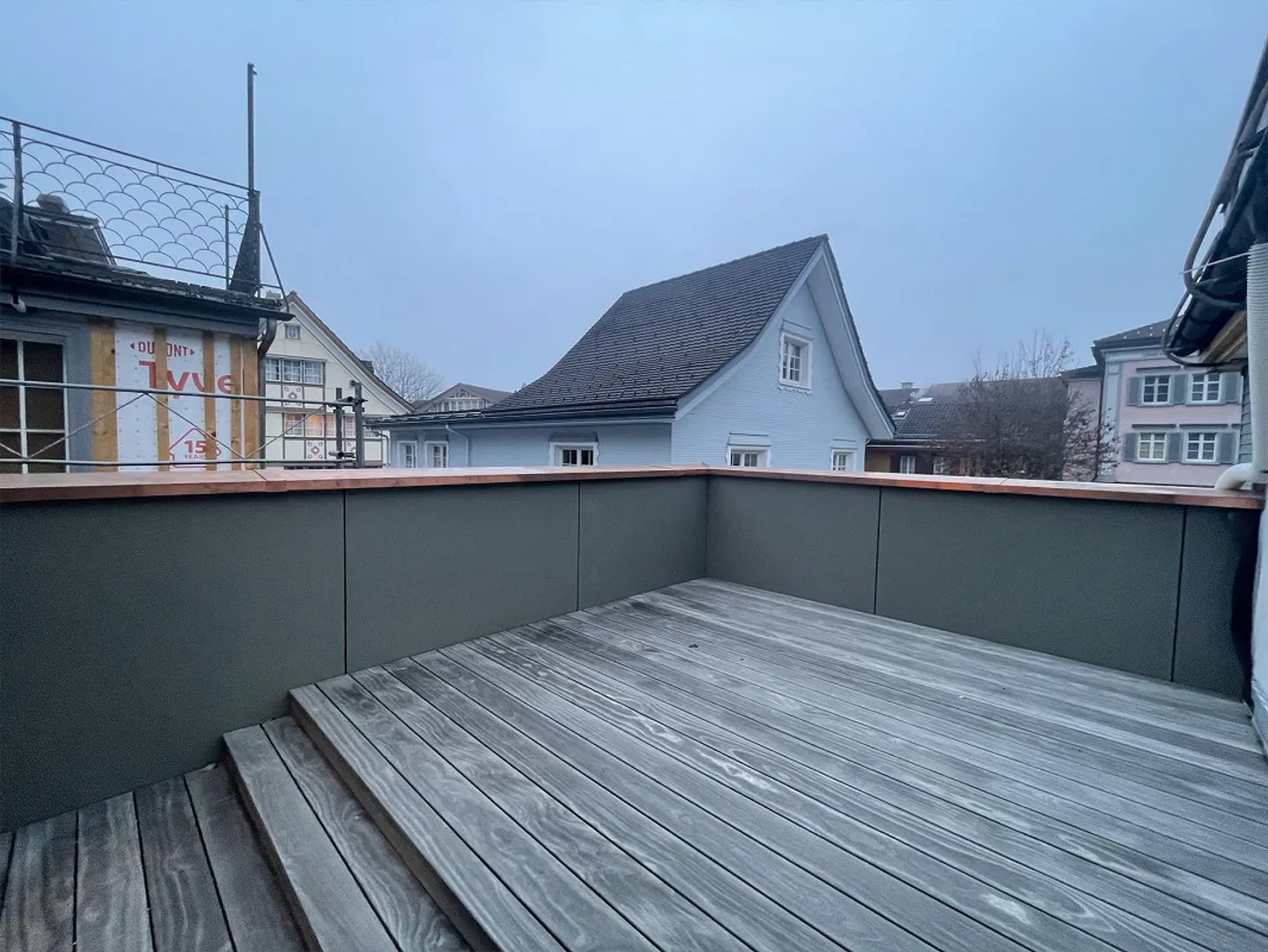 Dans le centre du village, appartement de 2,5 pièces fraîchement rénové - Photo 13 sur 14