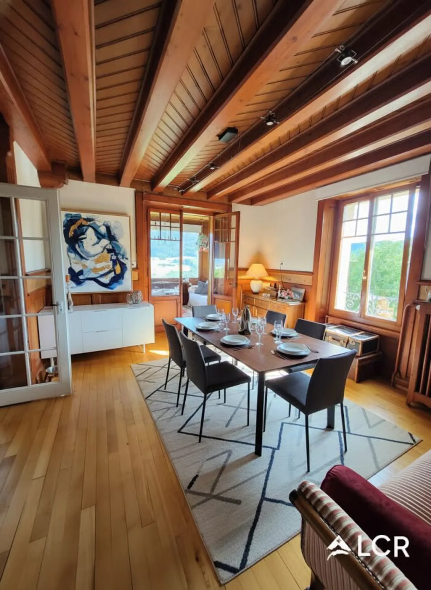 Schöne 5,5-Zimmer-Wohnung / 4 Schlafzimmer / 1 Badezimmer / 1 Terrasse / 1 Kamin / 1 Veranda - Foto 7 von 12