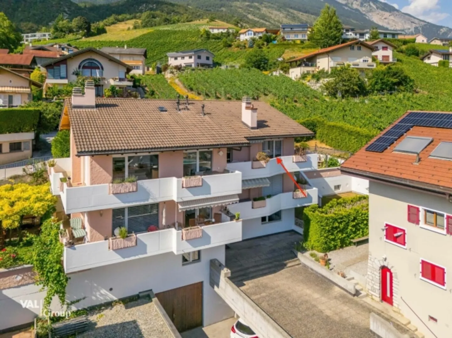 Blick auf die Gipfel und den Charme des Dorfes - Foto 1 von 10