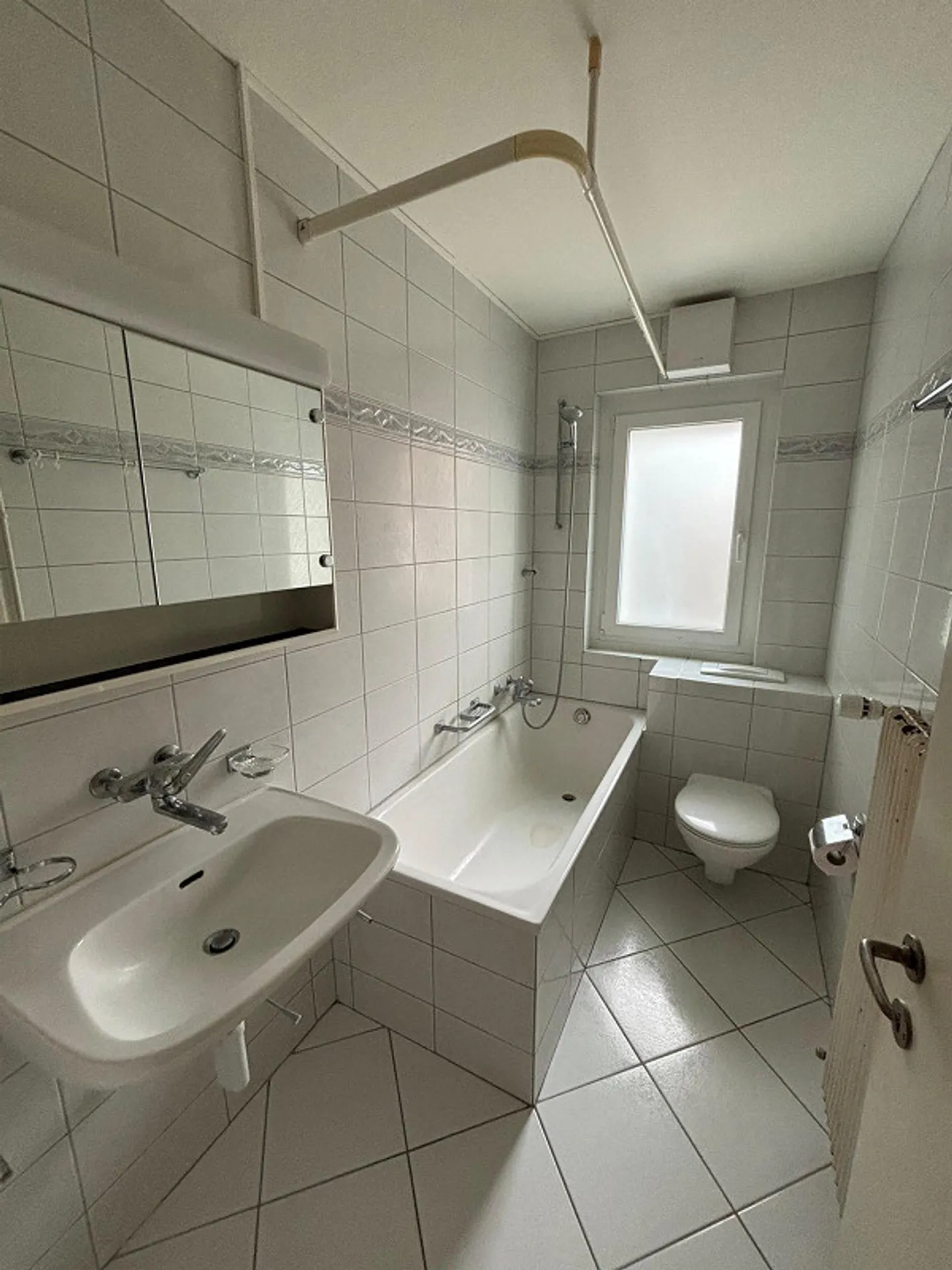 Freshly renovated apartment in the heart of Albisrieden - Photo 7 of 10