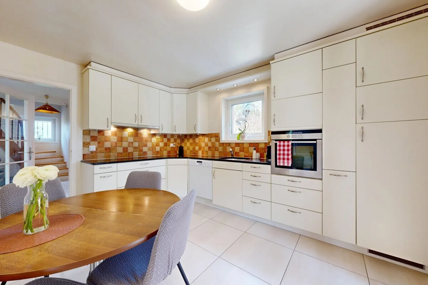 Grande casa indipendente in assoluto silenzio a Cugy - Foto 4 di 12