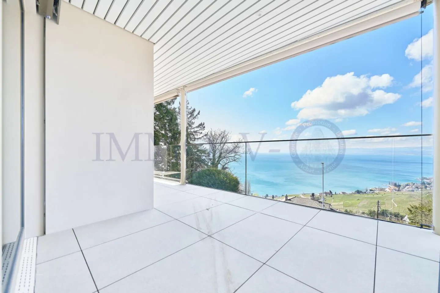 PROPRIÉTÉ NEUVE DE HAUTE QUALITÉ AVEC BALCON-TERRASSE ET VUE PANORAMIQUE - PROPRIÉTÉ 4 - Photo 2 sur 13