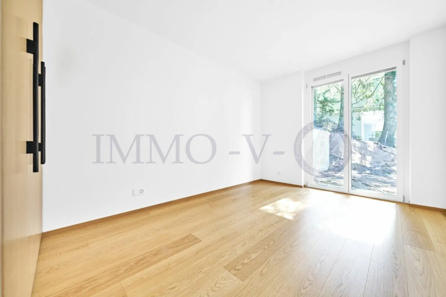 PROPRIÉTÉ NEUVE DE HAUTE QUALITÉ AVEC BALCON-TERRASSE ET VUE PANORAMIQUE - PROPRIÉTÉ 4 - Photo 10 sur 13