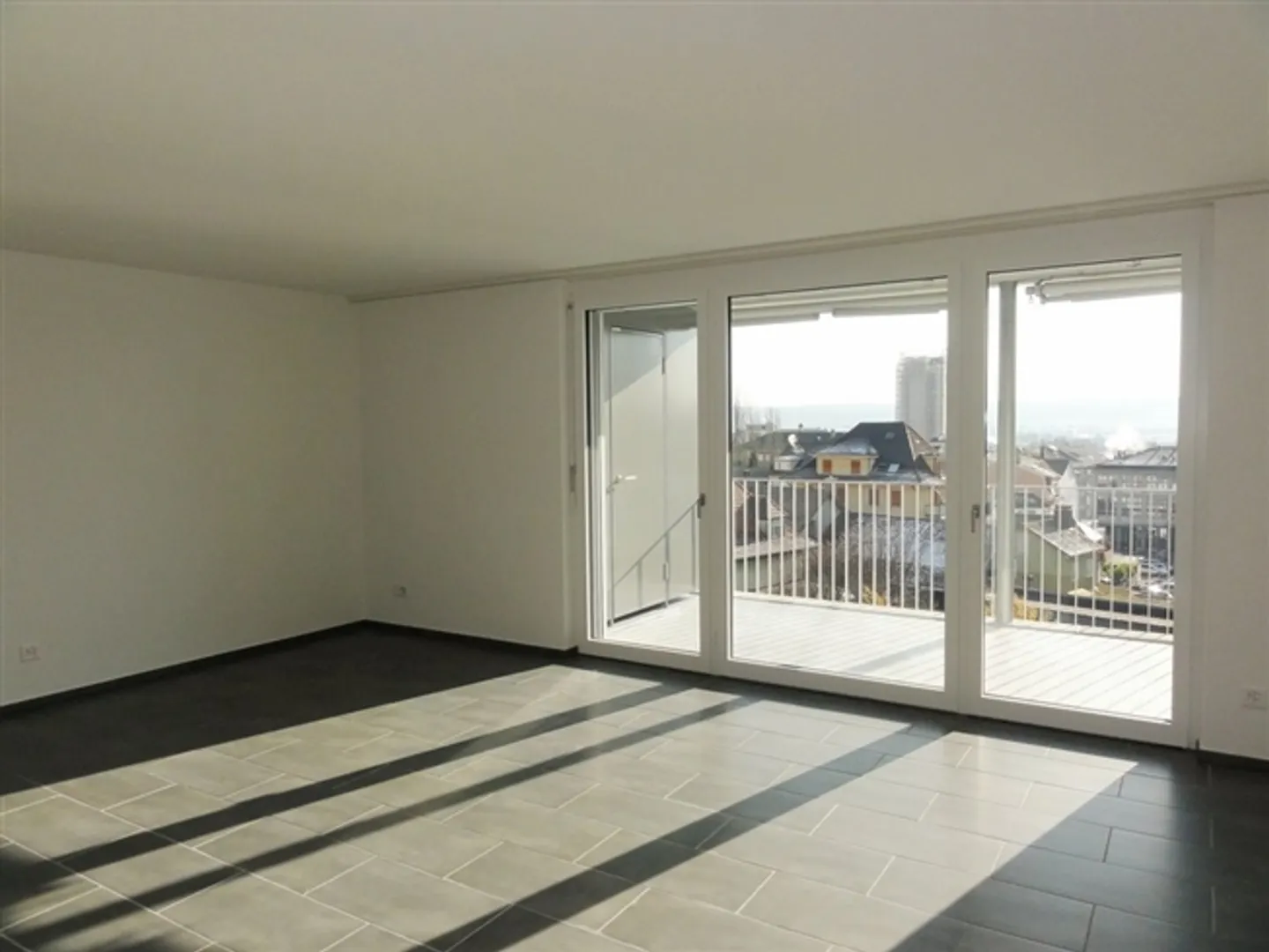 Apartment for rent - Photo 2 of 11