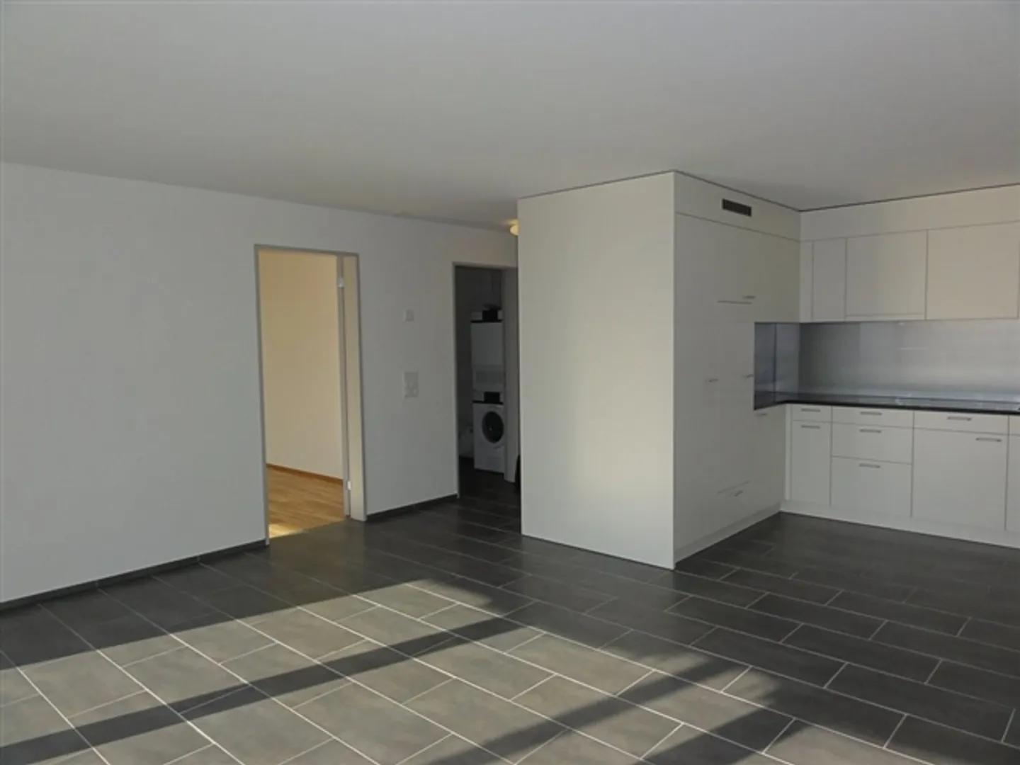 Apartment for rent - Photo 3 of 11