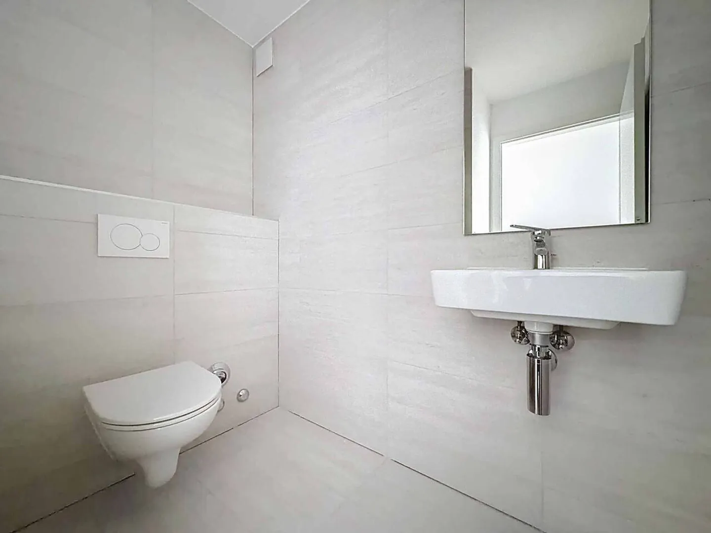 New Action 2.5-Room Apartment with Terrace and Garden - Photo 4 of 13