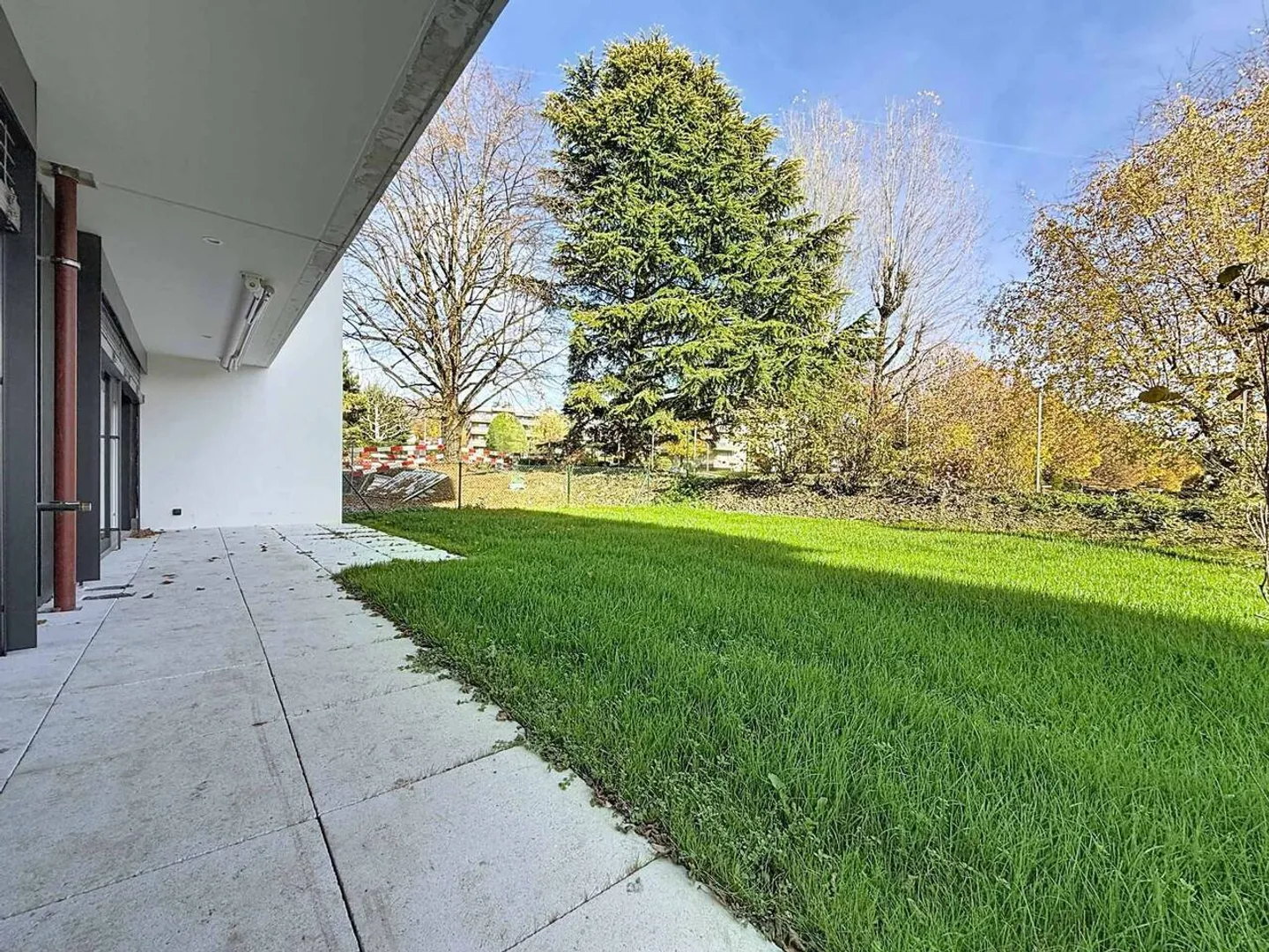 New Action 2.5-Room Apartment with Terrace and Garden - Photo 5 of 13