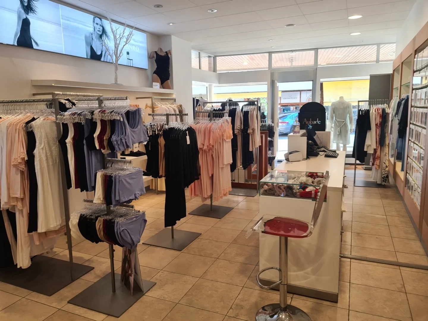 Gewerbefläche mit Straßenblick - Foto 3 von 20