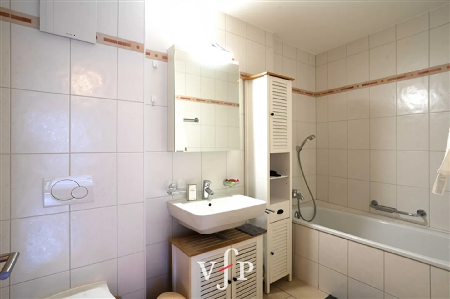 3.5 ROOMS - Saillon Baths - Photo 8 of 11