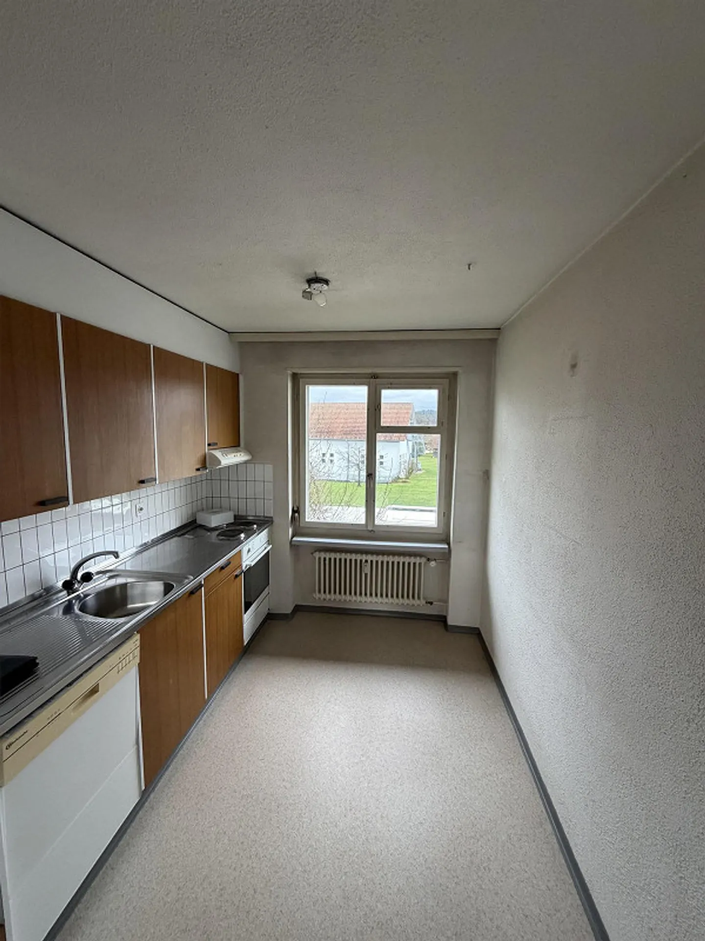 Vivre avec une vue : Appartement 4 pièces à Rheinau avec balcon - Photo 3 sur 7