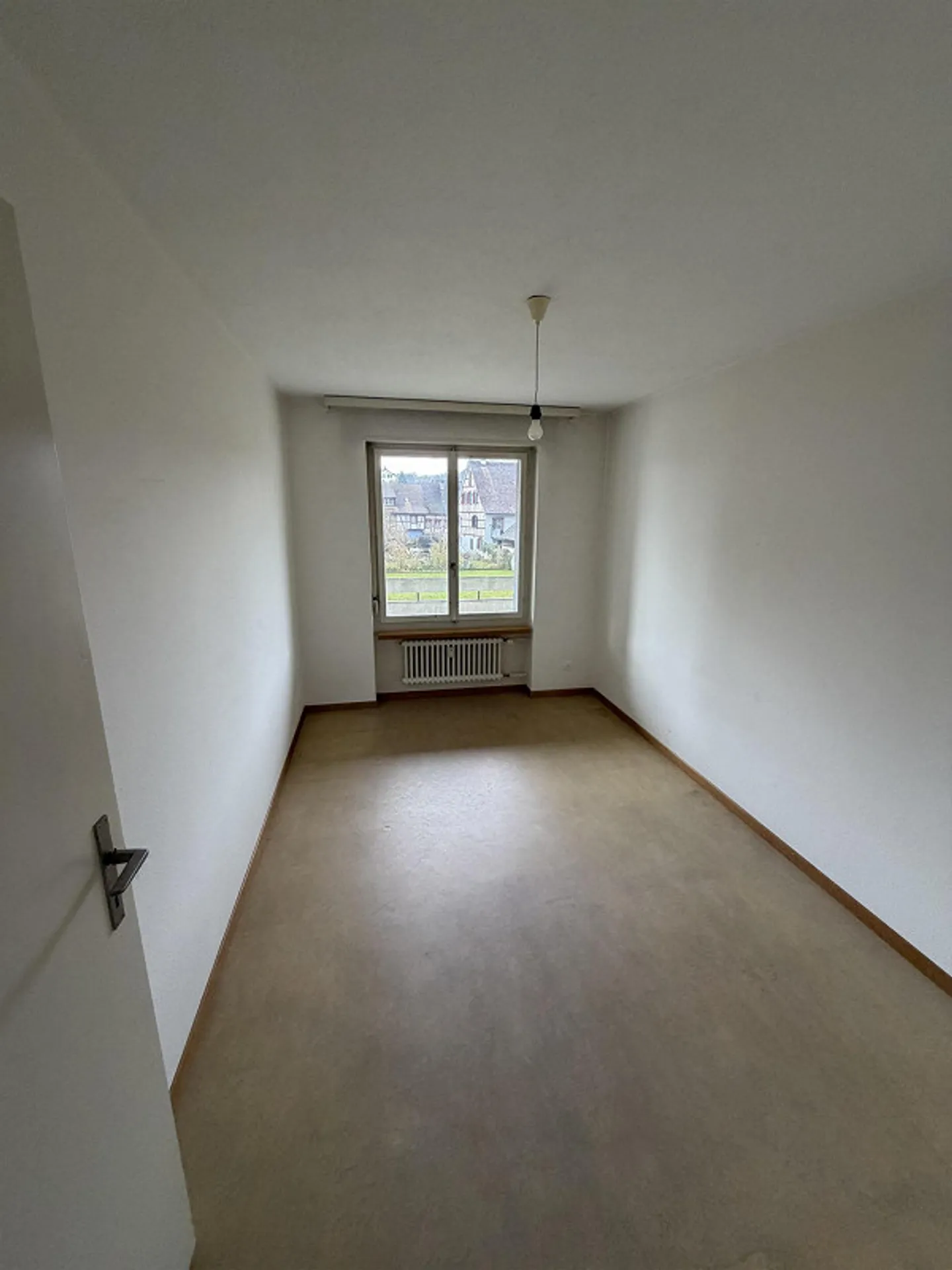 Vivre avec une vue : Appartement 4 pièces à Rheinau avec balcon - Photo 4 sur 7