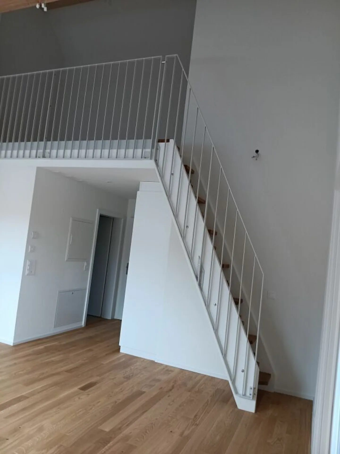 Cozy 2.5-room attic apartment with gallery in the new development "Hübsche Mätteli" in a quiet and central location - Photo 12 of 15